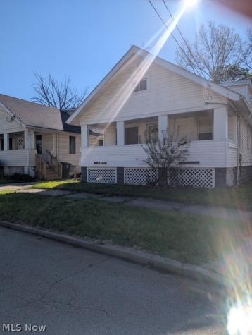 994 Peerless Avenue Akron OH 44320