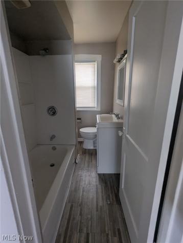 994 Peerless Avenue Akron OH 44320