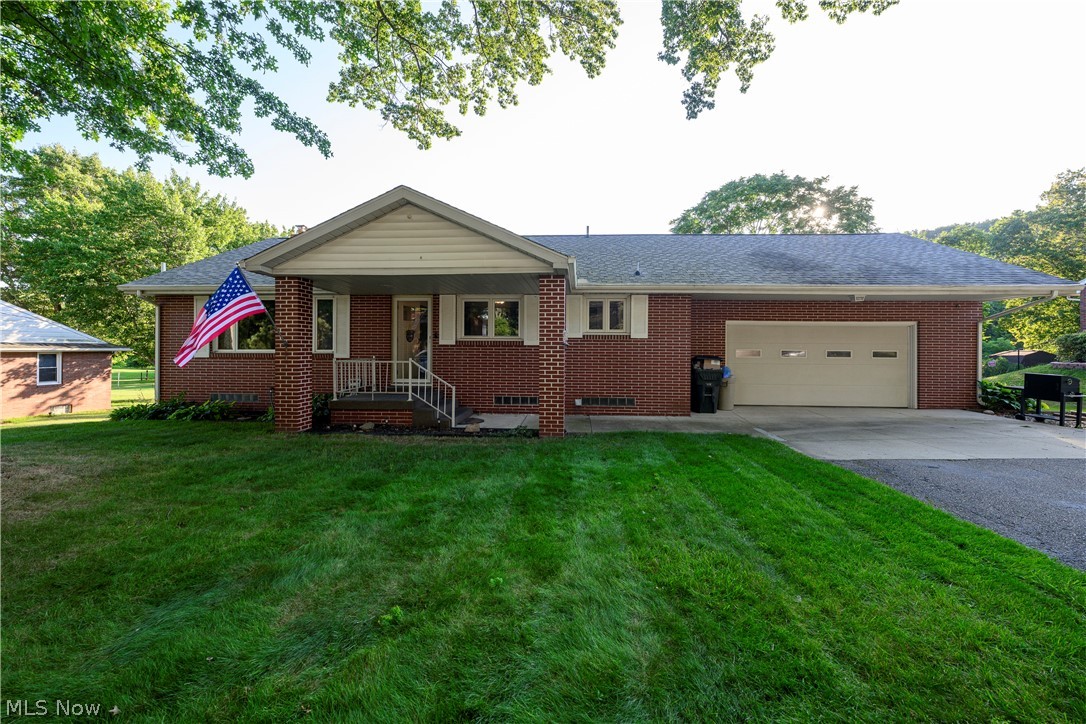 2984 Seikel Drive NE Dover OH 44622