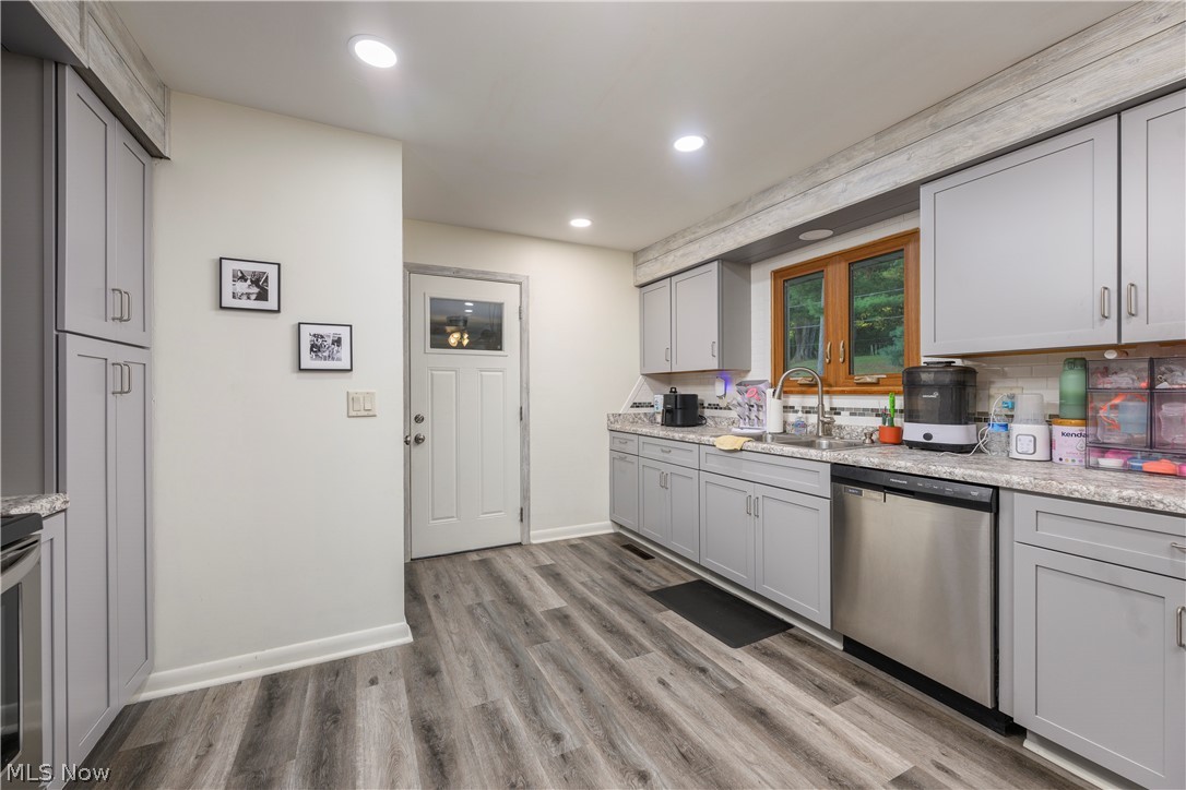2984 Seikel Drive NE Dover OH 44622