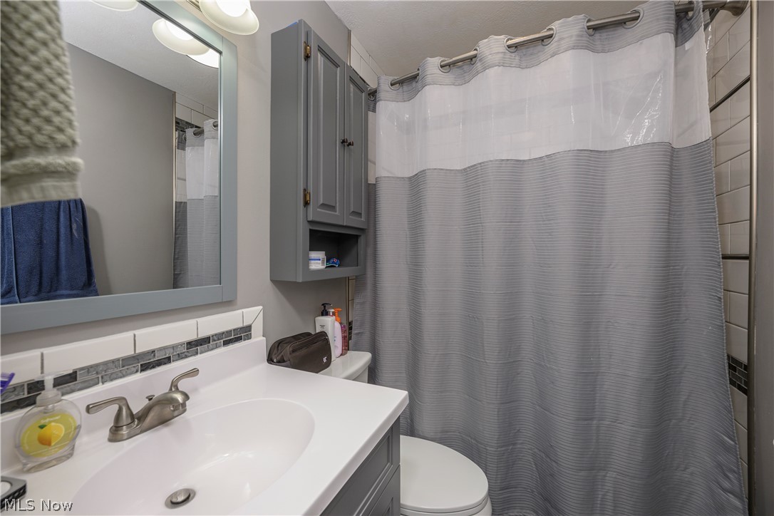 2984 Seikel Drive NE Dover OH 44622