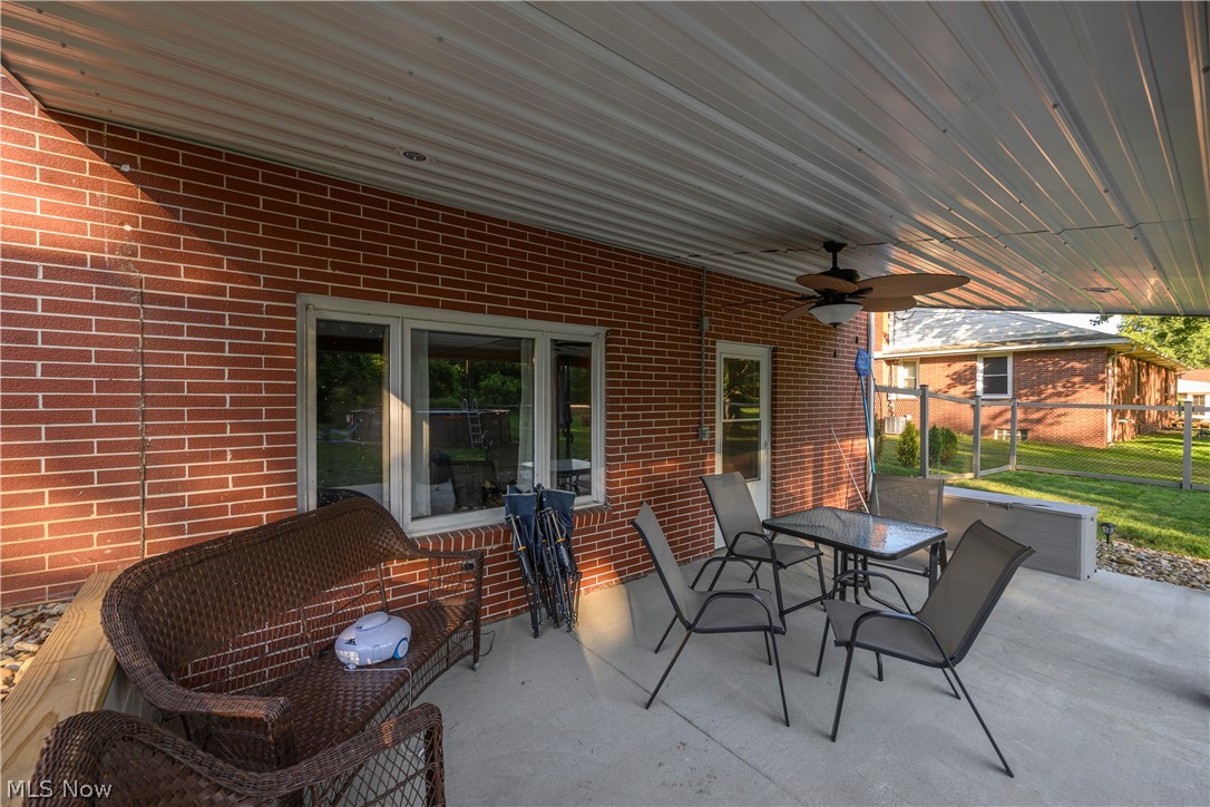 2984 Seikel Drive NE Dover OH 44622