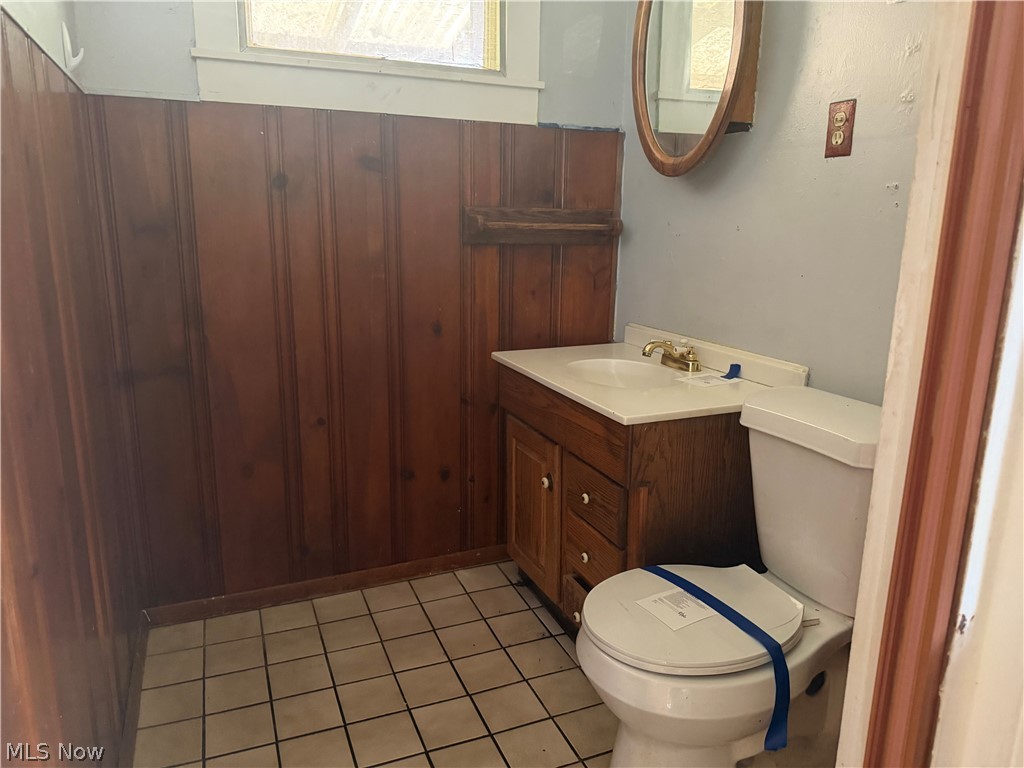 156 Aqueduct Street Akron OH 44303