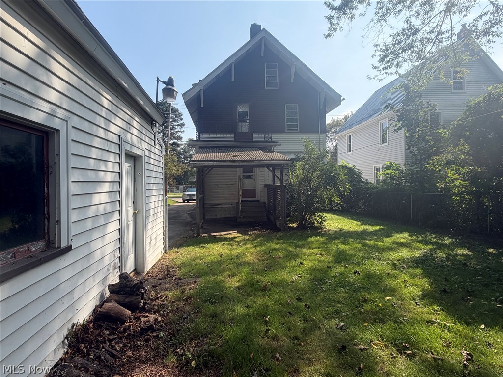 156 Aqueduct Street Akron OH 44303