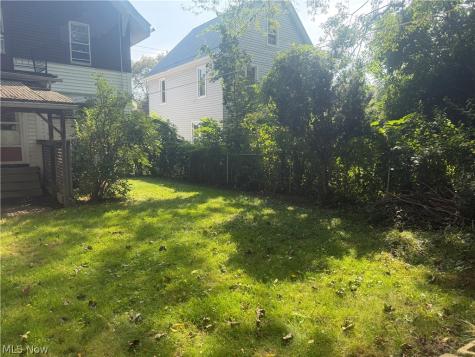 156 Aqueduct Street Akron OH 44303
