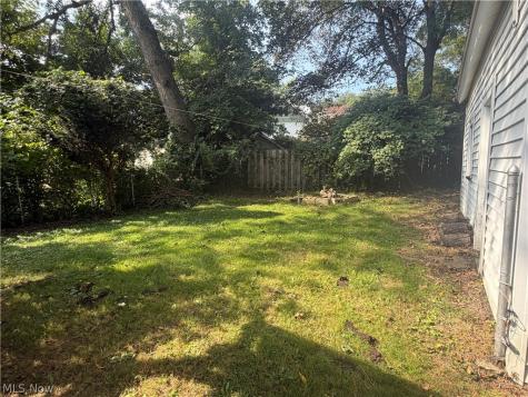 156 Aqueduct Street Akron OH 44303