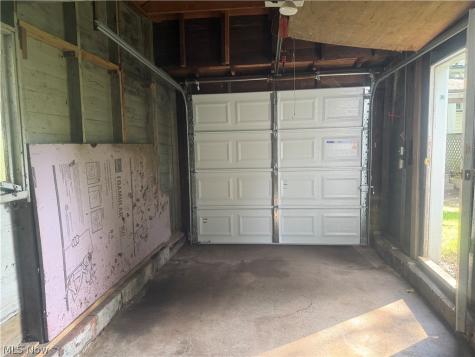 156 Aqueduct Street Akron OH 44303