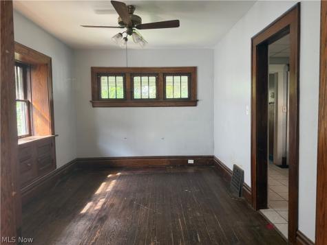 156 Aqueduct Street Akron OH 44303