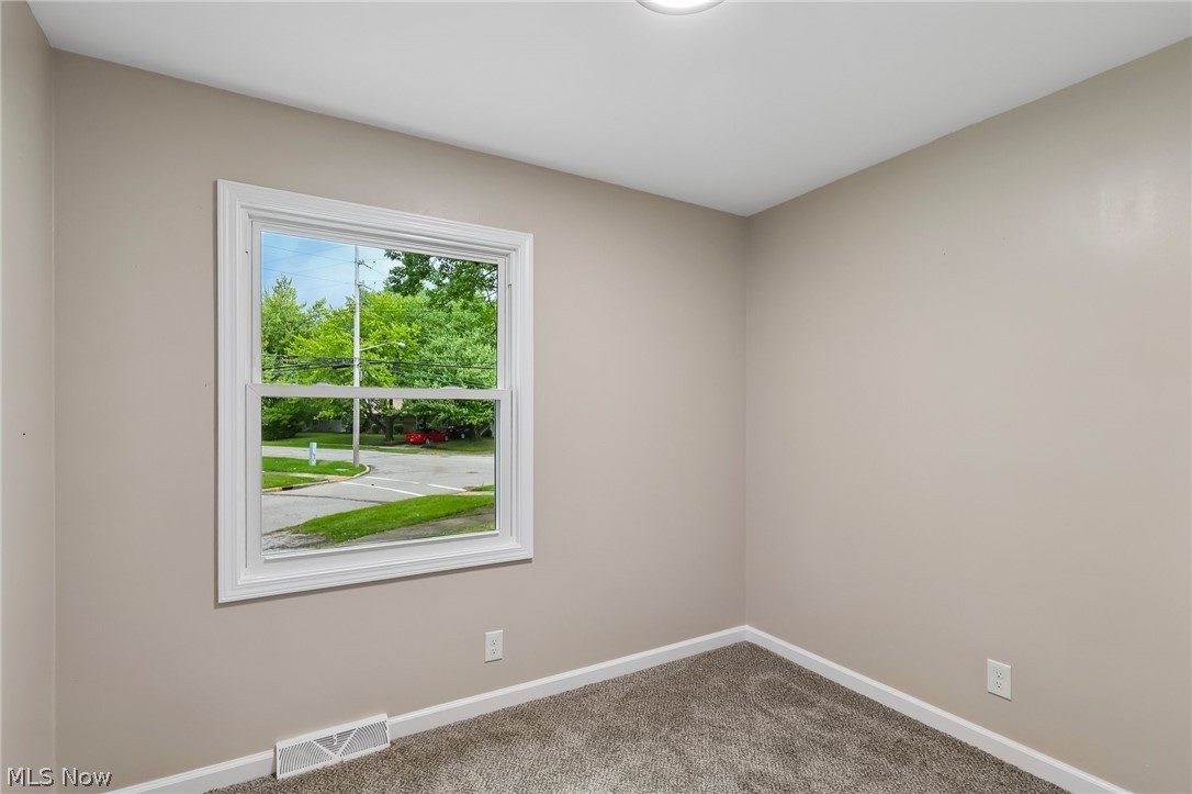 3131 Tod Avenue NW Warren OH 44485