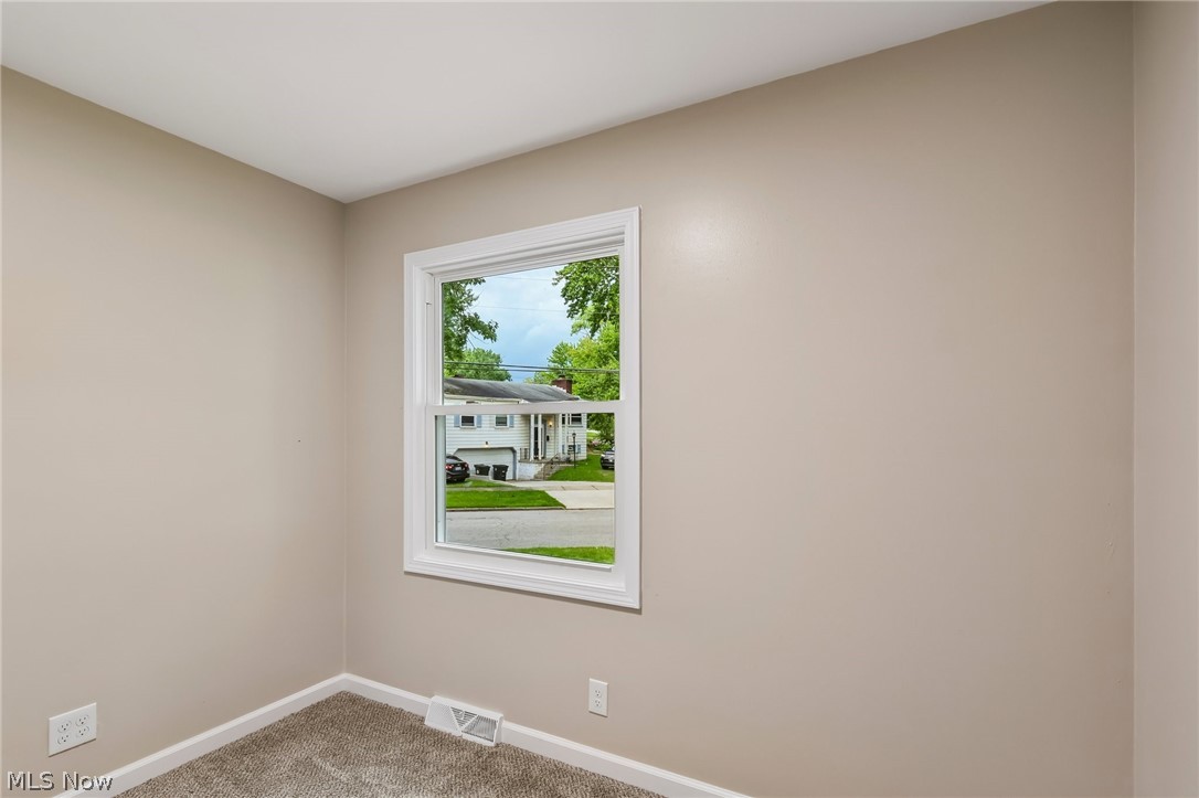 3131 Tod Avenue NW Warren OH 44485