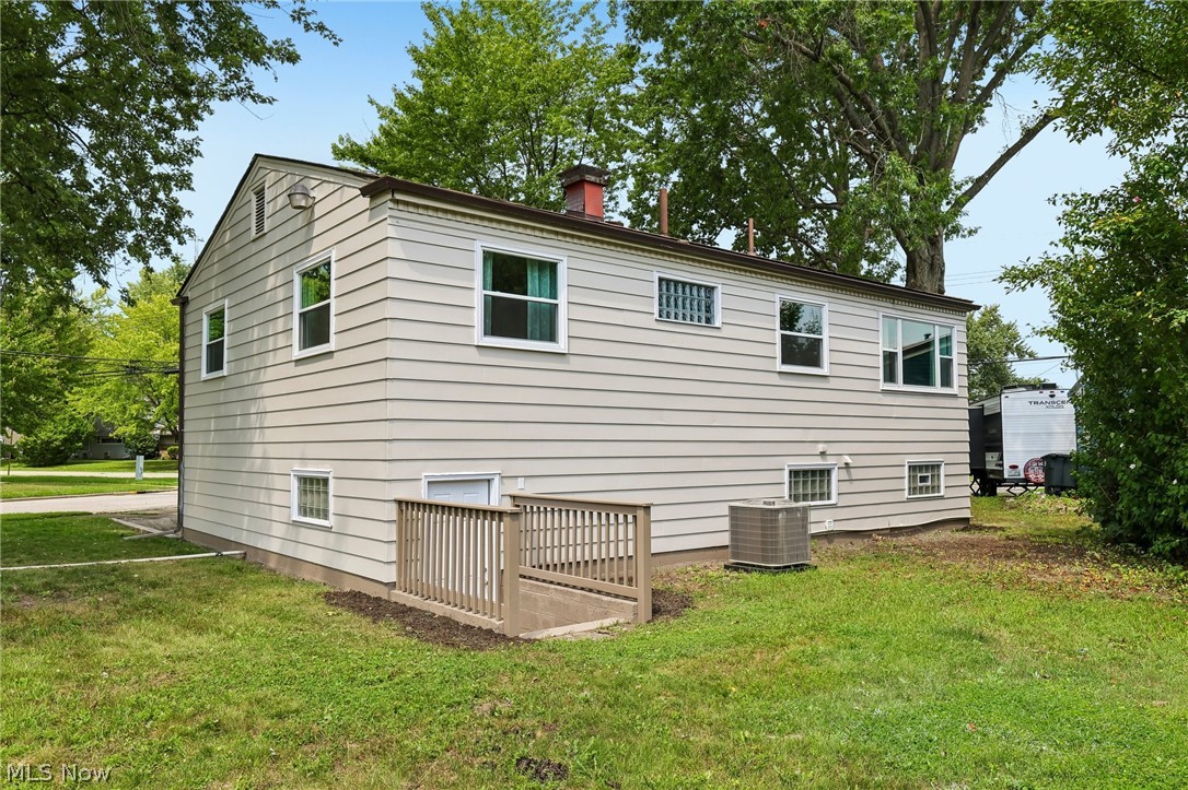 3131 Tod Avenue NW Warren OH 44485