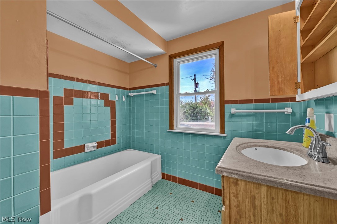 4082 Bexley Boulevard Cleveland OH 44121