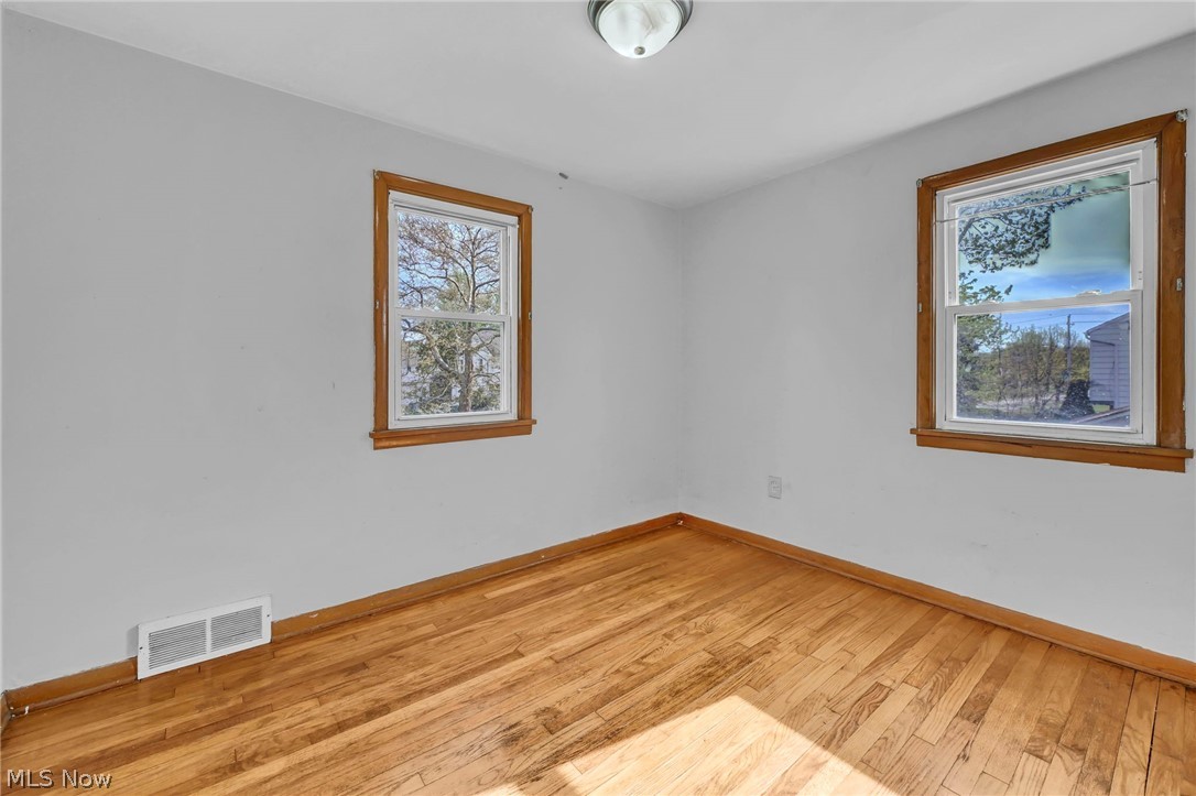 4082 Bexley Boulevard Cleveland OH 44121