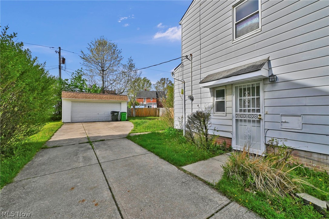 4082 Bexley Boulevard Cleveland OH 44121