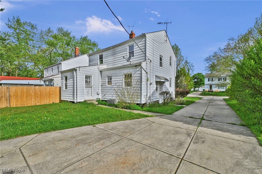 4082 Bexley Boulevard Cleveland OH 44121
