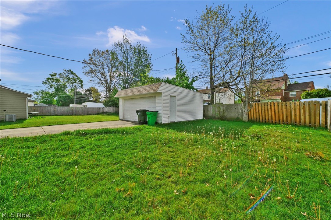 4082 Bexley Boulevard Cleveland OH 44121