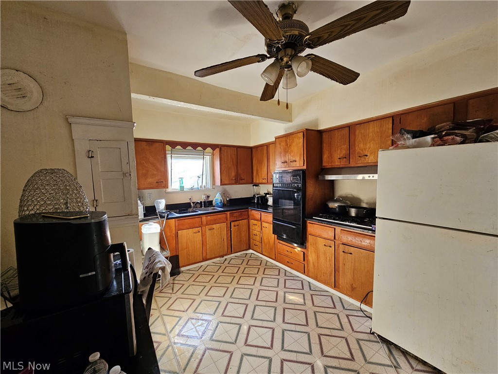 12414 Forest Grove Avenue Cleveland OH 44108
