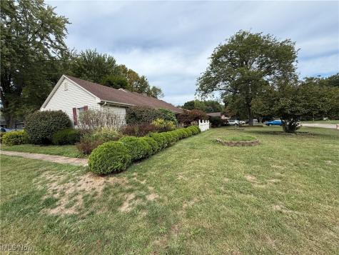 3296 Cricket Drive Youngstown OH 44511