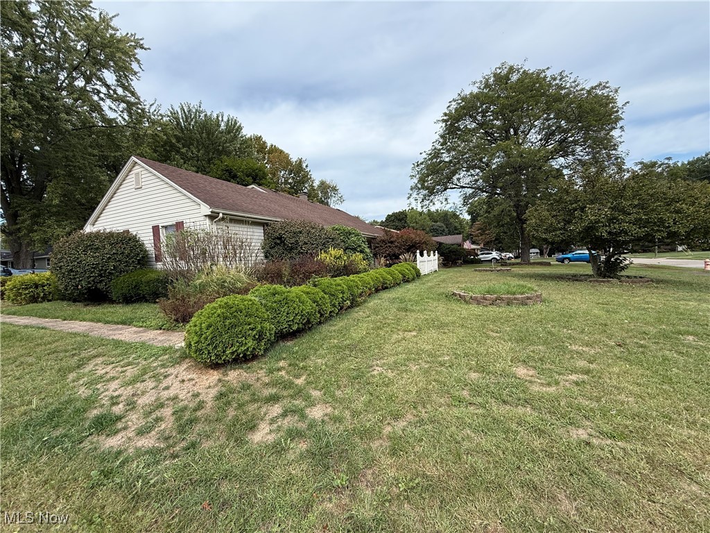 3296 Cricket Drive Youngstown OH 44511