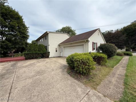 3296 Cricket Drive Youngstown OH 44511