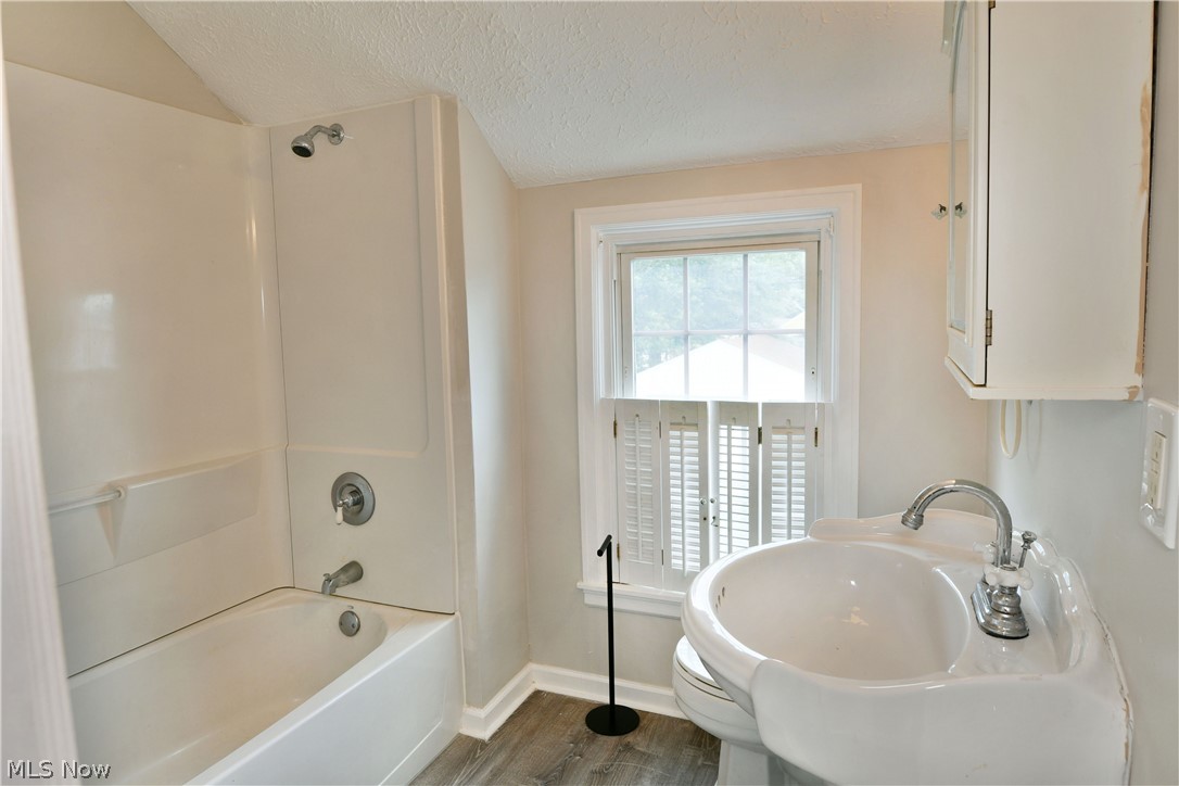 1246 Atlantic Street NE Warren OH 44483