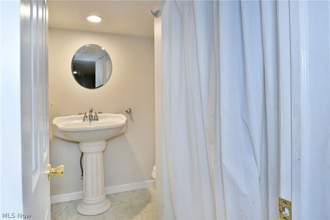1246 Atlantic Street NE Warren OH 44483