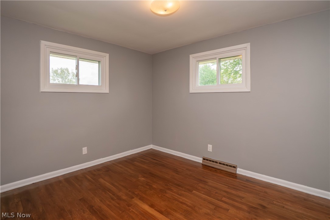 4544 Lakeknoll Street Louisville OH 44641