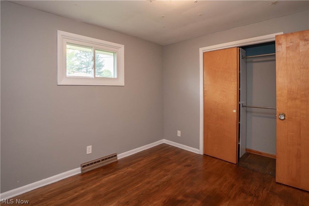 4544 Lakeknoll Street Louisville OH 44641