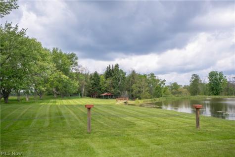 4544 Lakeknoll Street Louisville OH 44641