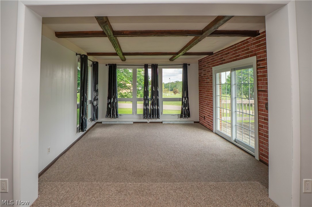 4544 Lakeknoll Street Louisville OH 44641