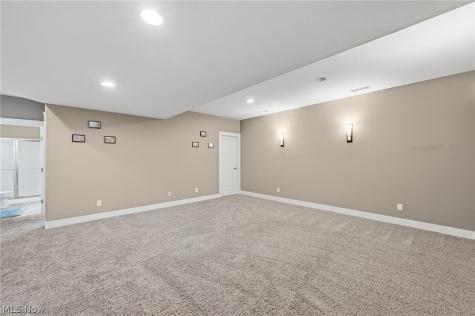 11819 Dorena Circle NW Uniontown OH 44685