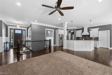 11819 Dorena Circle NW Uniontown OH 44685