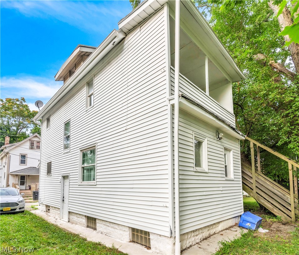 298 Sumner Court Akron OH 44311