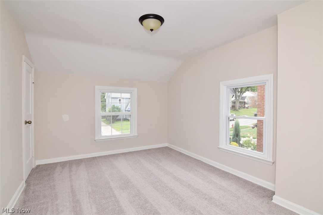 5202 Homewood Avenue Maple Heights OH 44137