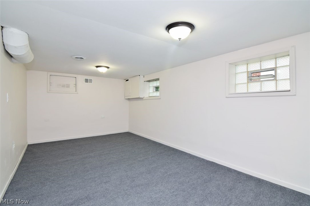 5202 Homewood Avenue Maple Heights OH 44137