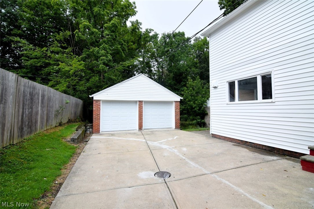 5202 Homewood Avenue Maple Heights OH 44137