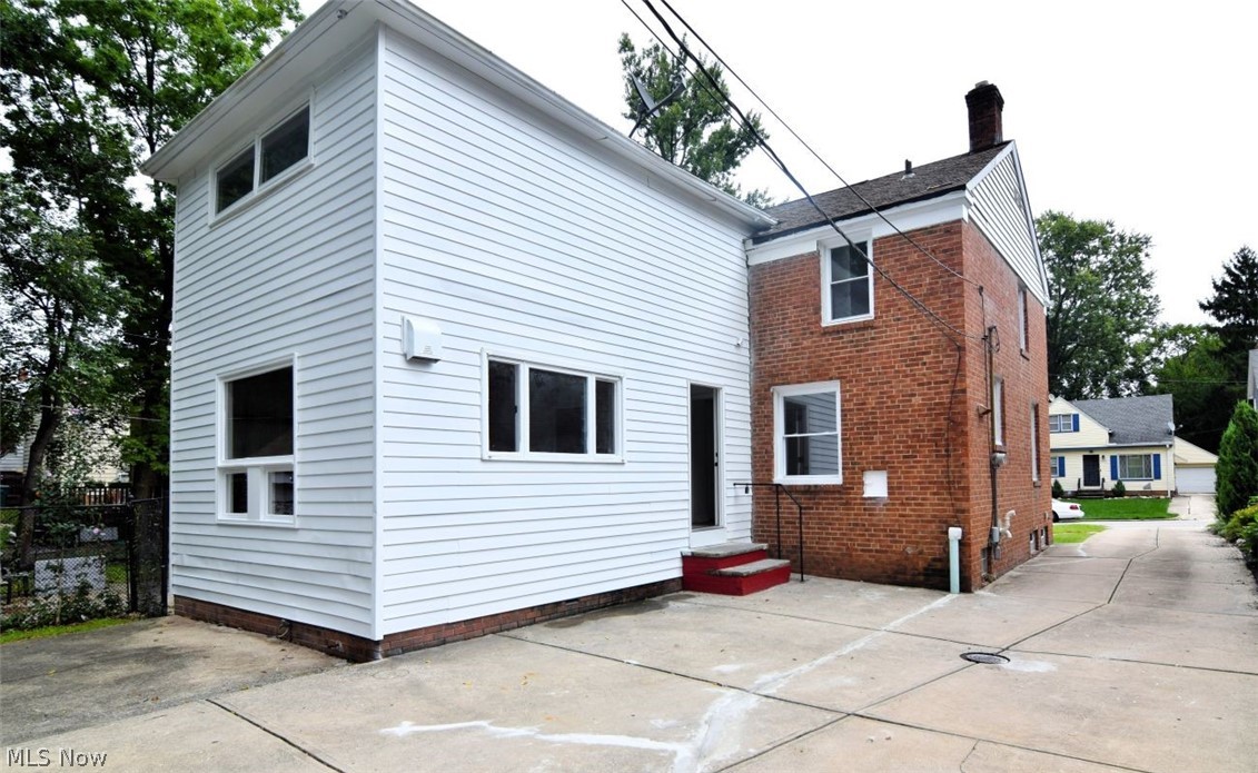 5202 Homewood Avenue Maple Heights OH 44137