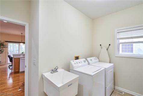 1096 Venice Court Macedonia OH 44056
