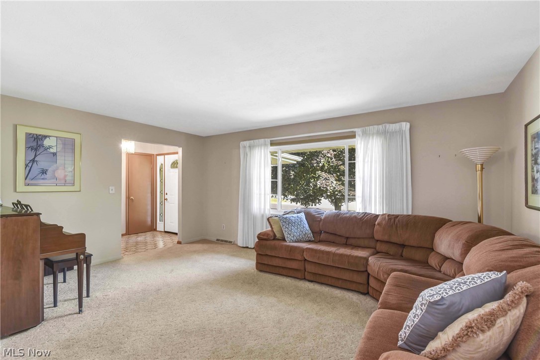 6003 Laurent Drive Parma OH 44129