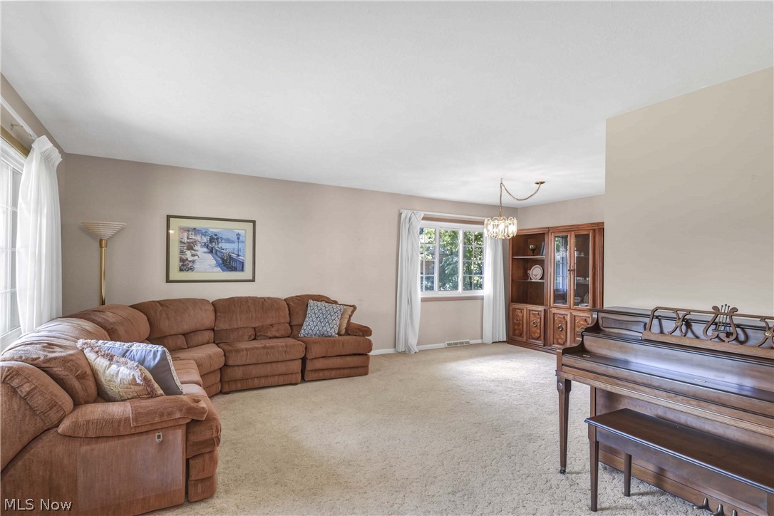 6003 Laurent Drive Parma OH 44129