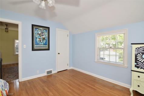 2384 Loyola Road University Heights OH 44118