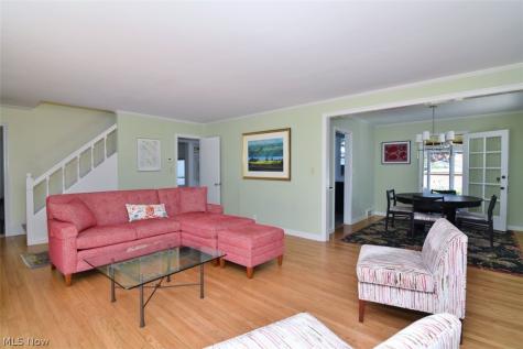 2384 Loyola Road University Heights OH 44118