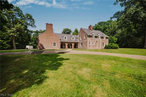 1322 Springhill Lane NE Massillon OH 44646