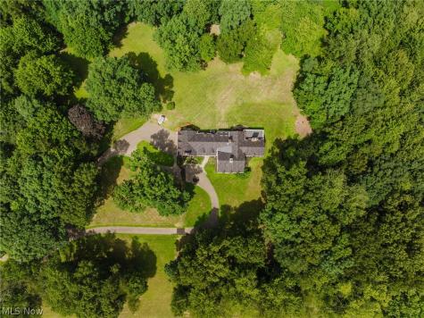 1322 Springhill Lane NE Massillon OH 44646