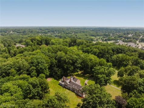 1322 Springhill Lane NE Massillon OH 44646