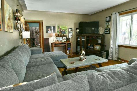 7374 Ranier Trail Youngstown OH 44512
