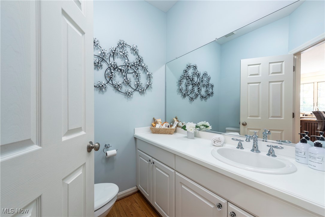 28205 W Oviatt Road Bay Village OH 44140