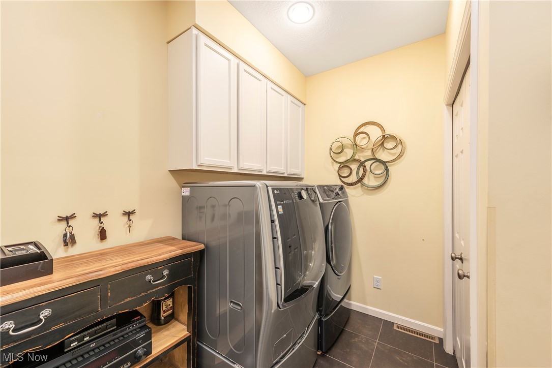 28205 W Oviatt Road Bay Village OH 44140