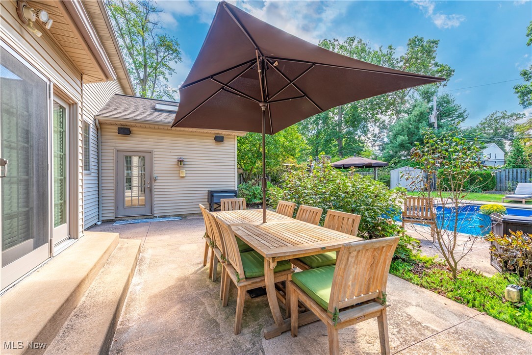 28205 W Oviatt Road Bay Village OH 44140