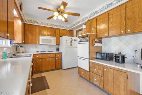 1263 Steve Drive Akron OH 44319